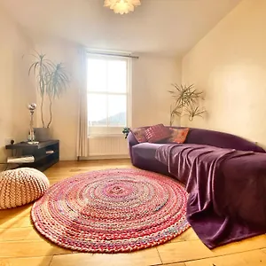 London's East End 2 Bedroom London