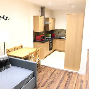 Greater Holiday Let @ Hanwell London